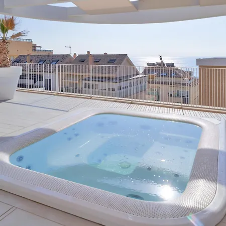 Апартаменти Amazing Sea View From The Comfort Of The Jacuzzi *