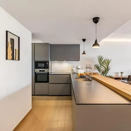 Amazing Sea View From The Comfort Of The Jacuzzi Apartman