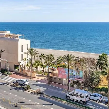 Amazing Sea View From The Comfort Of The Jacuzzi Apartman Fuengirola