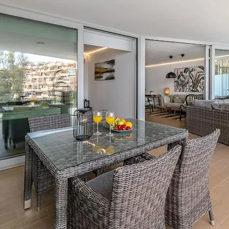 Amazing Sea View From The Comfort Of The Jacuzzi