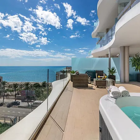 Amazing Sea View From The Comfort Of The Jacuzzi Apartman