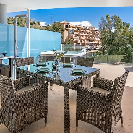 Amazing Sea View From The Comfort Of The Jacuzzi *