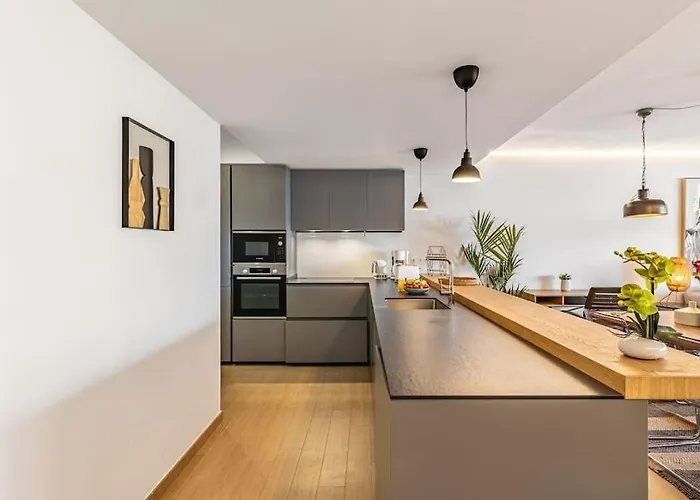 Amazing Sea View From The Comfort Of The Jacuzzi Apartment