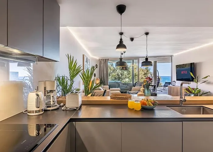 Amazing Sea View From The Comfort Of The Jacuzzi