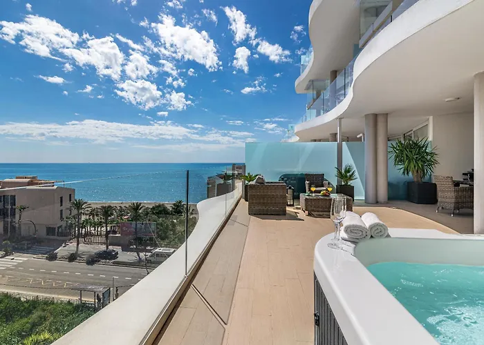 Amazing Sea View From The Comfort Of The Jacuzzi Appartamento